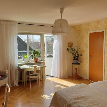 Egen Ovanvaning I Charmig Villa Naera Havet Истад Экстерьер фото
